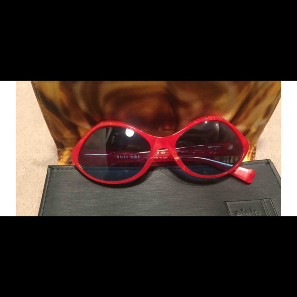 Red Oval Women's Sunglasses